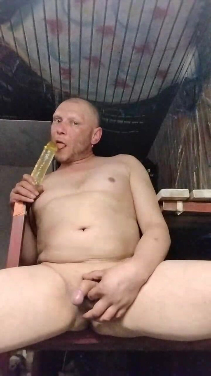 HornyLarry: 라이브 쇼에서 거유 후장 타기