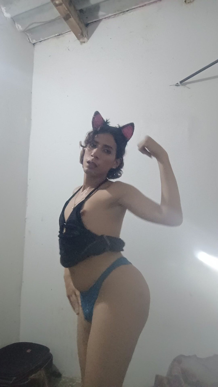 Femboy from Colombia: Tu es une fille avec cette jolie danse sexy