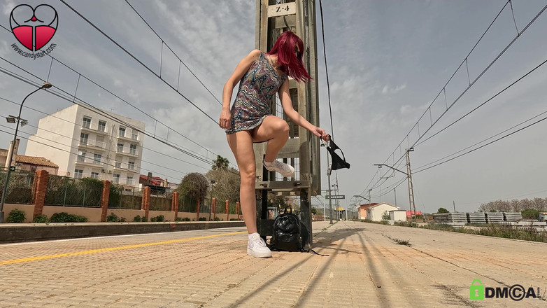 Candystart Videos: Riskante Selbstbefriedigung am Bahnhof