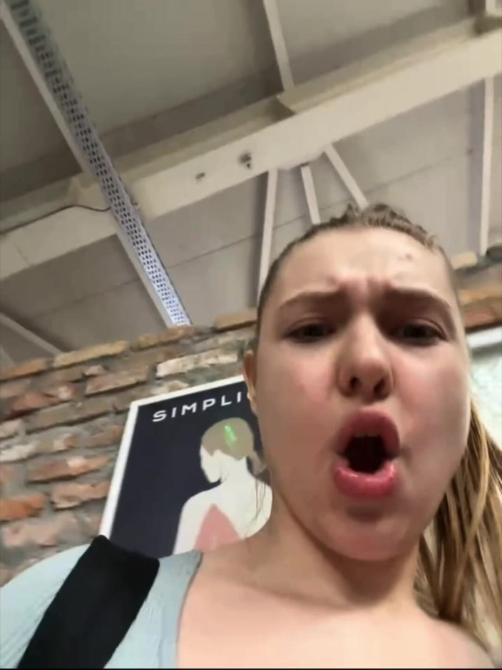 JuiceLussie: Masturbate in the Gym so Hard