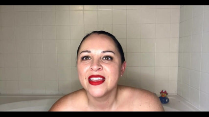 Amanda Thickk: Bathtub