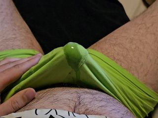 Gnirlo23: Cum in My Green Boxers!