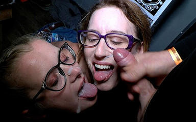 Private Society: Merkez Iowa Eş Değiştirme Partisi