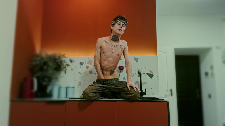 HotDogs studio: Twink Has Fun in the Studio Kitchen