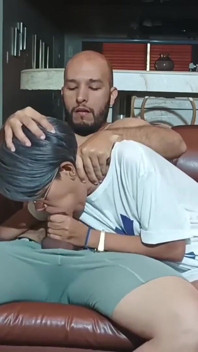 Jak lahodné je šukat doma s mojí nevlastní sestrou. Líbí se mi, když polyká moje sperma.
