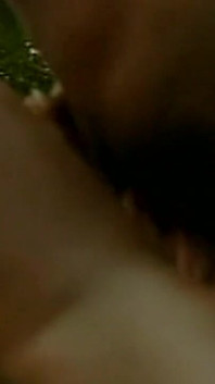 Dua tante sange lagi asik seks lesbian liar di luar ruangan