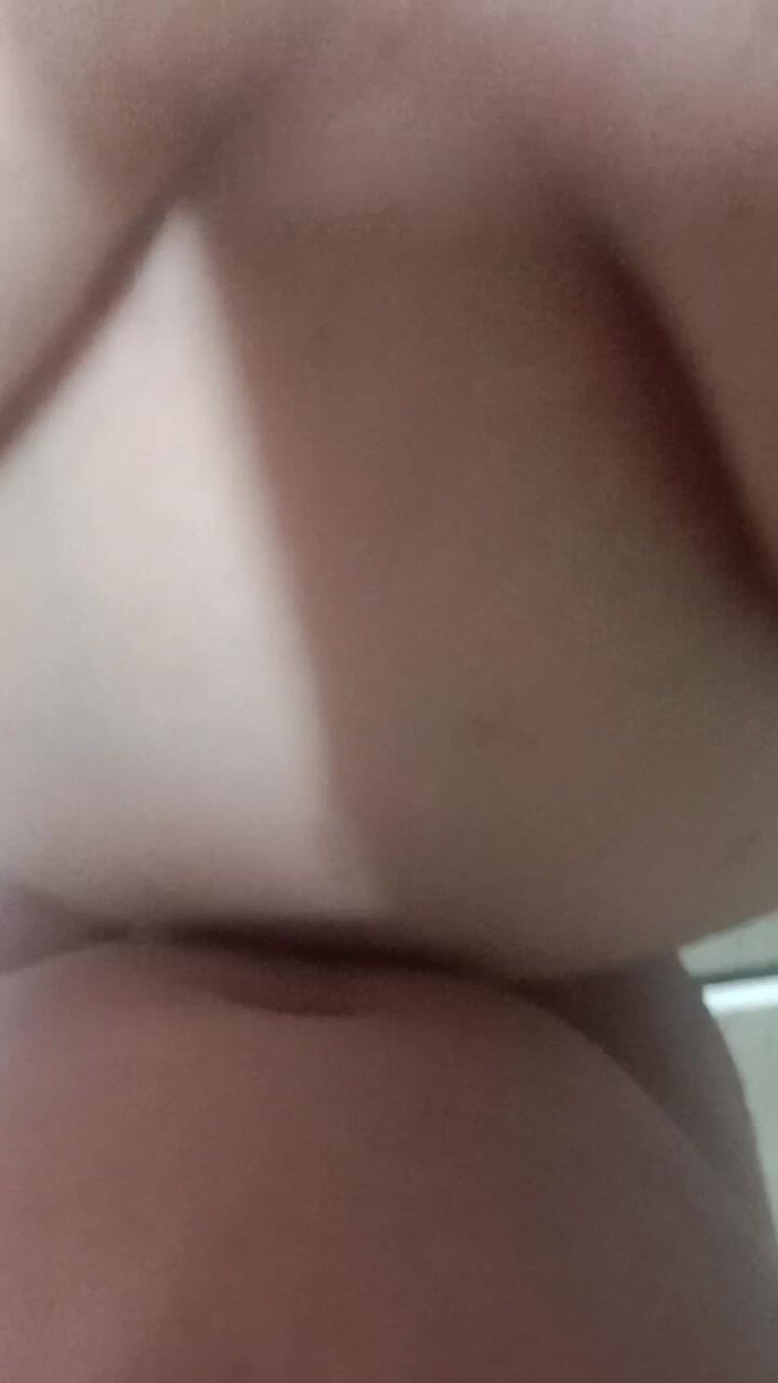 hothouse18xxx: Perut istri gemuk lagi asik dientot