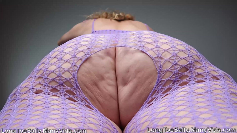 Long Toe Sally Big Buns: Может порезать стекло