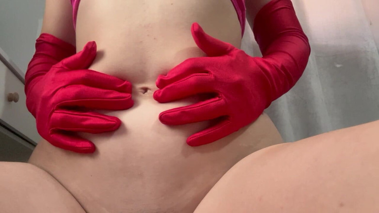 AmayaMori: Macecha Belly Button Play v červených rukavicích a masturbace