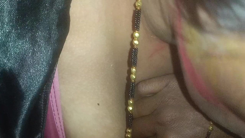 Queen4desi: 印度性感女孩德西性感女孩工作下面的全脸低于quen4desi