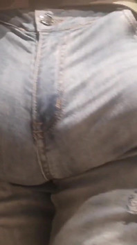 Jeansbulge Memompa Orang Aneh