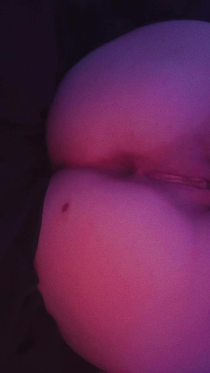 Joyliii: Joyliii Macht Mit Einem Typen Auf Snap Edging.