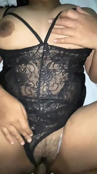 흑인 란제리를 입은 내 마누라 따먹기