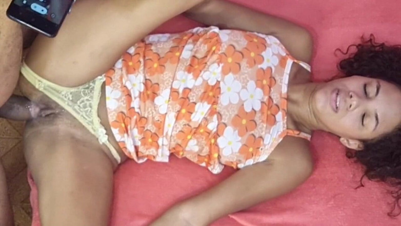 Bebes vagabundas: Istri saya tidak memberi saya pantatnya, saya memakan putri tiri...