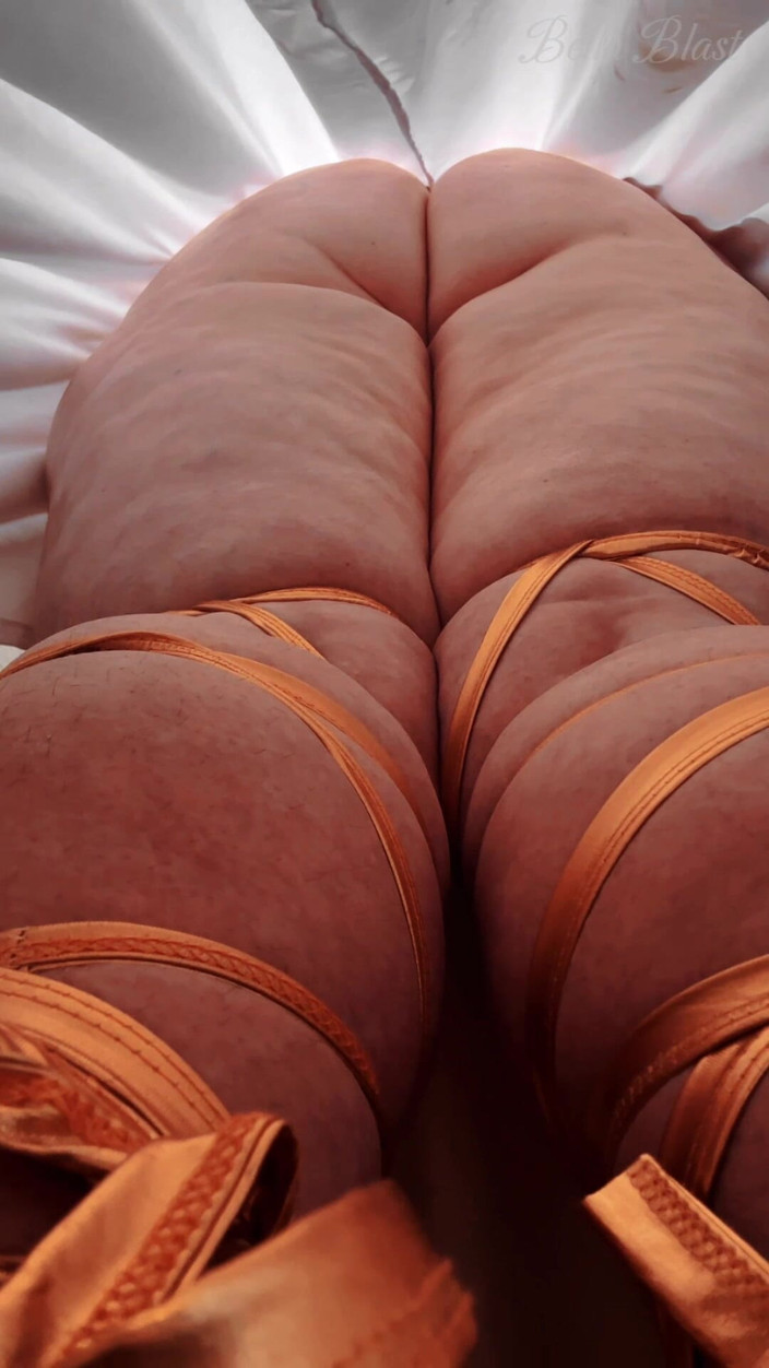 BellaBlast: Pov nữ thần khổng lồ: trừng phạt xì hơi hoàng...