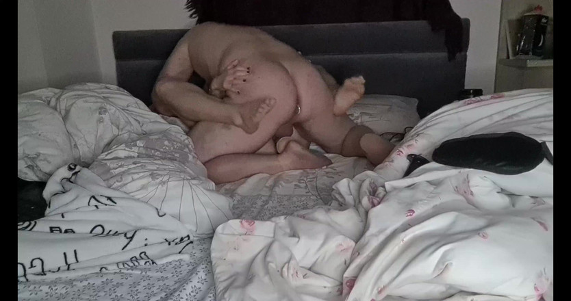 Anal Fetish Couple: Puta tesuda precisa ter sua buceta fodida o tempo todo