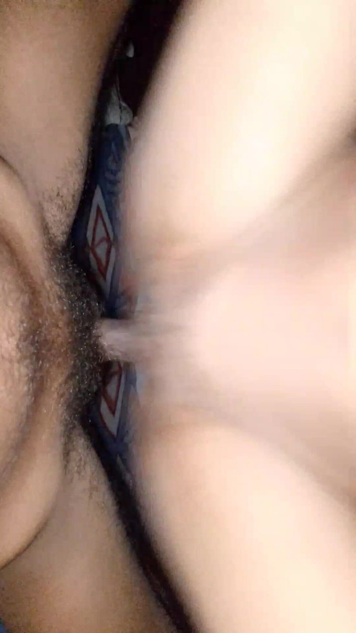 Indian star: मेरी प्रेमिका मेरे साथ सेक्स करने के लिए अपना कॉलेज छोड़ रही है