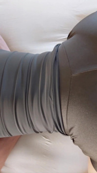 Tight Shorts, Slow Twerking… and You Losing Control