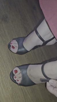 7725400