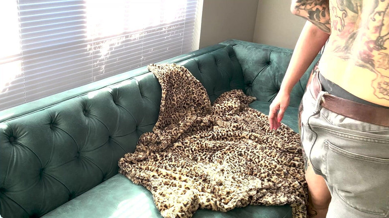 Riley Ransom: Scarlet Peach Man of the House