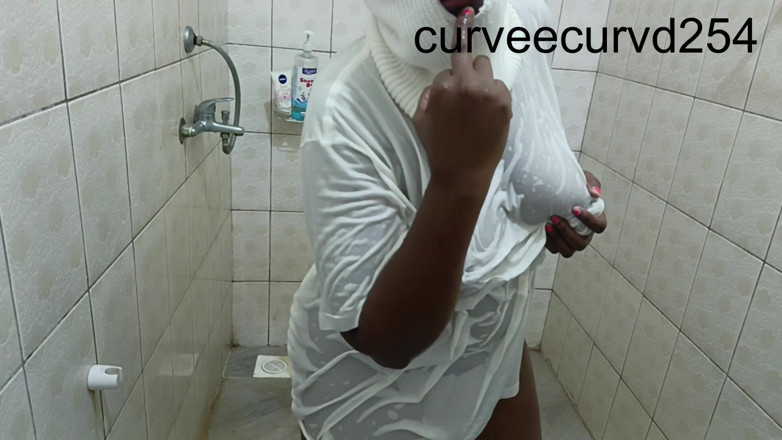 Curveecurvd254: We Got Wet Twerked Sucked and Fucked: Bathroom Romance