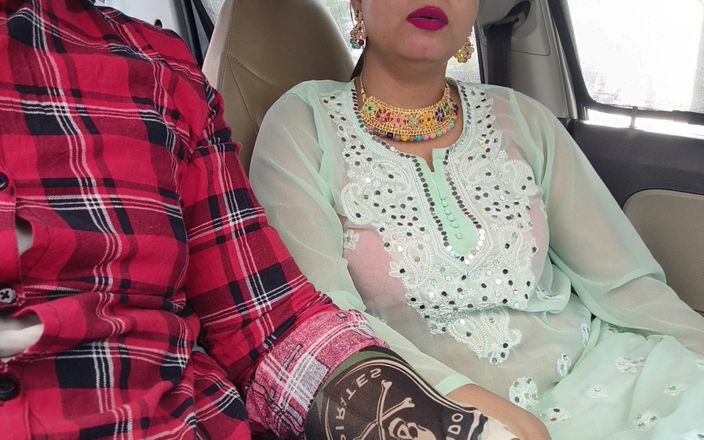 Horny couple 149: Första gången i bil knullad i indisk vacker kvinna
