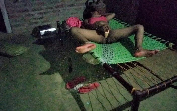 Devarbhabhi: Abang tiri desi bhabhi sedang menontonnya menjolok pada waktu malam