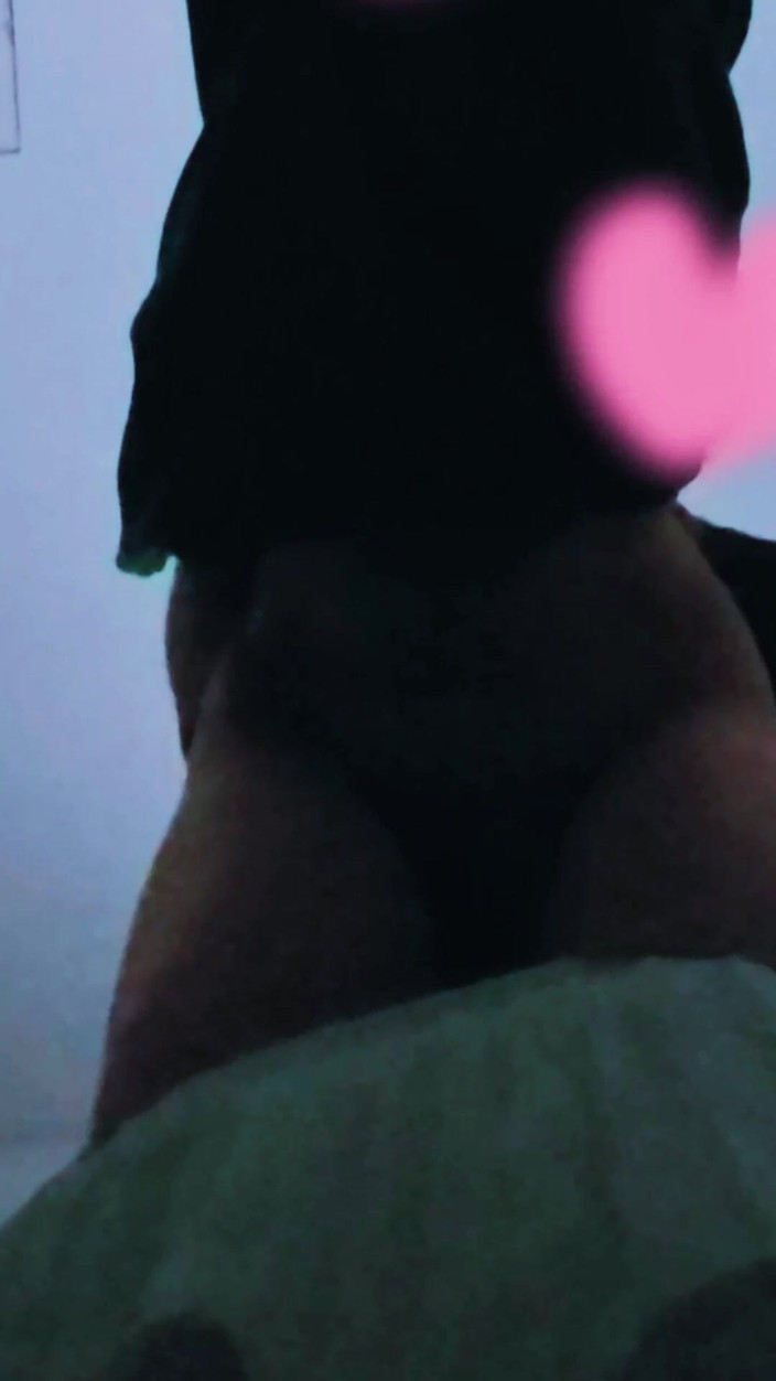 Daddy Likes It Petite: Pinay Petite je ošukaná v koupelně, stále sténá a sprosté řeči