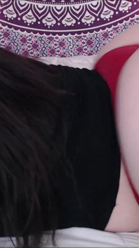Ruma skakar BBW röd rem