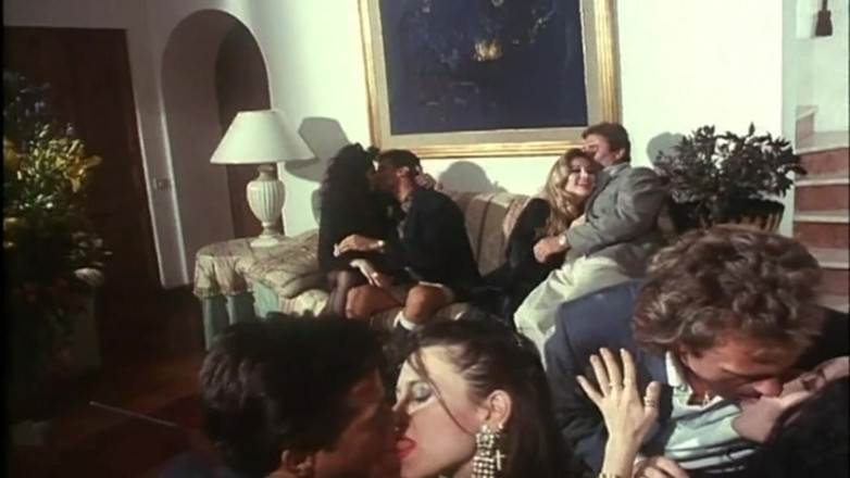 Inthe MILF room: 90-an segala-galanya lagi: lesbian, pesta seks, antara kaum dan banyak...