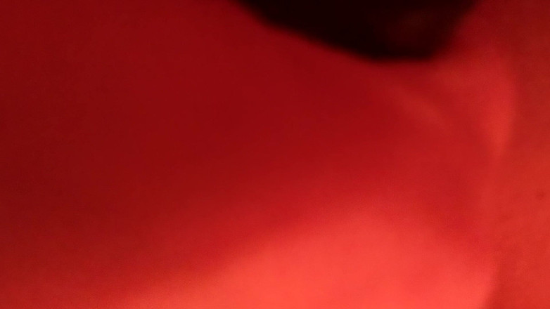 Hott Lilly: 沙发上的乐趣