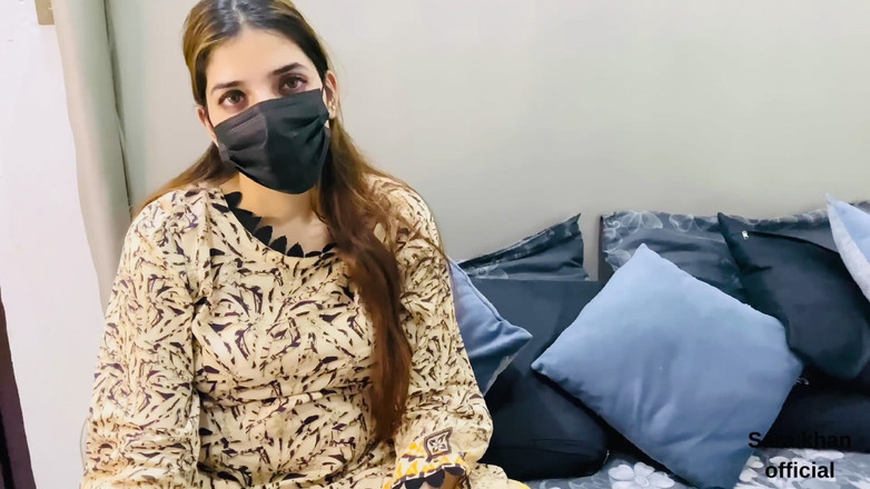 Sarakhan: Aldatan üvey anne gerçeği bildikten sonra üvey oğlunu sikiyor (Hintçe ses kaydı)