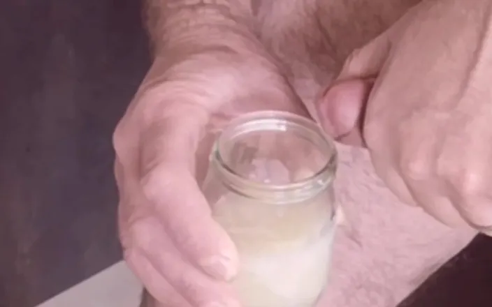 Cicci77: Cicci77 Jerks Pedro to Produce and Collect the Last Cum...