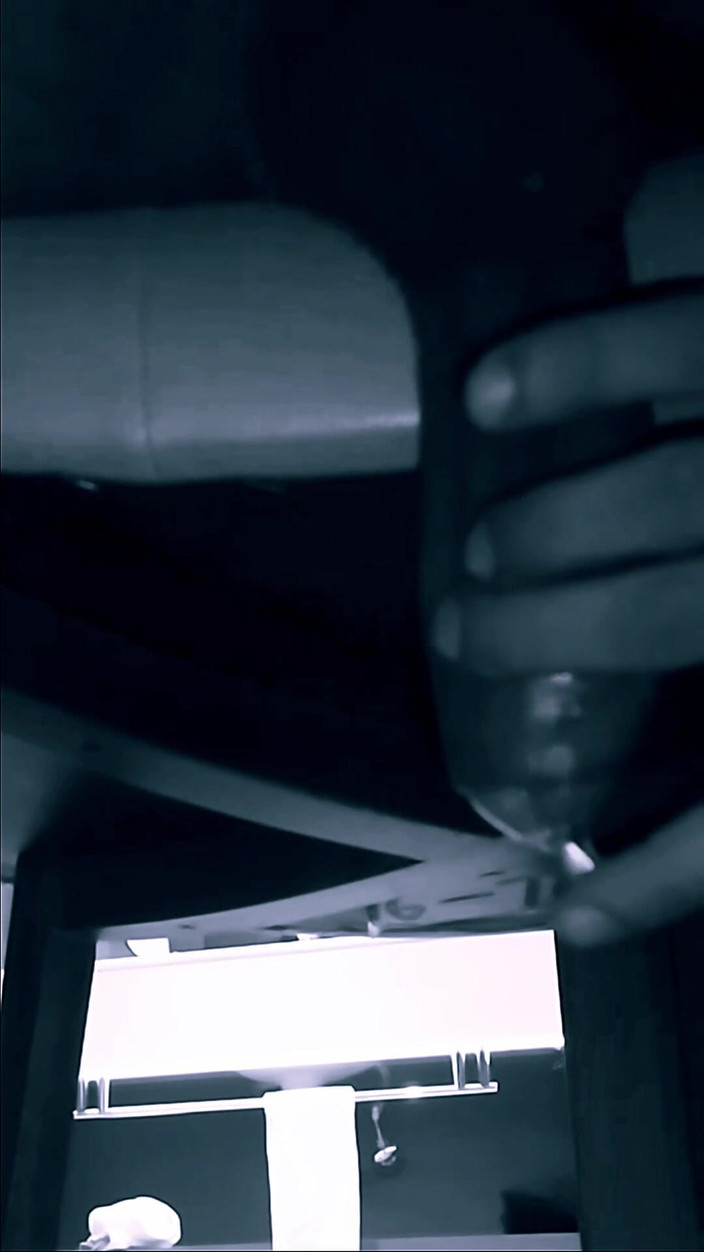 Naughty Cock: Сторона A и сторона B очень шаловливого мужика с большим мастурбирует