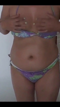 Wanita cantik berumur 59 tahun pamer bikini di pantai, kompilasi luar biasa
