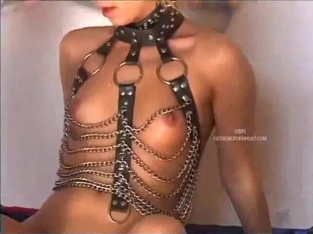 Slave Seks: Chattes échangistes - 2 scènes en 1