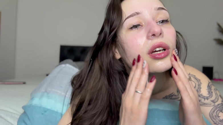 HannahKim: Nechám se ošukat do pusy a zasadit až po krk,...