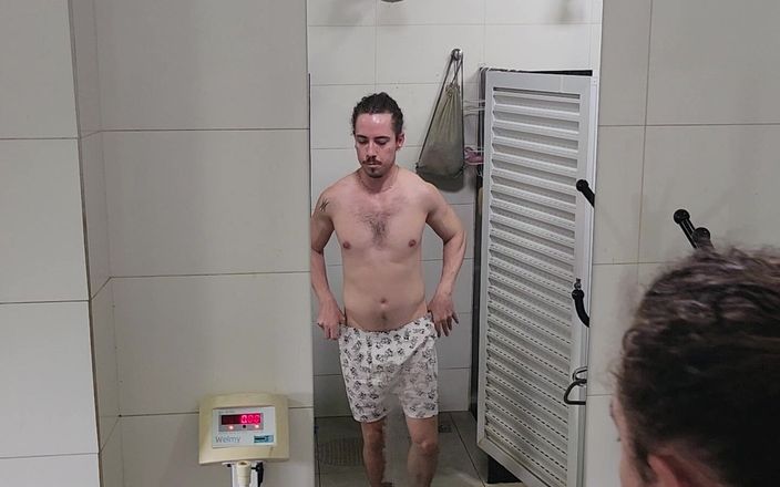 Hakam: Mo підстрибує член навколо