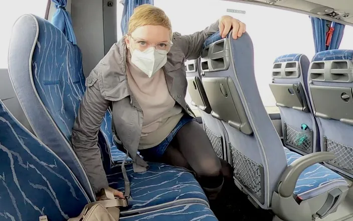 Mature_cunt: Crossed legs masturbation in a bus