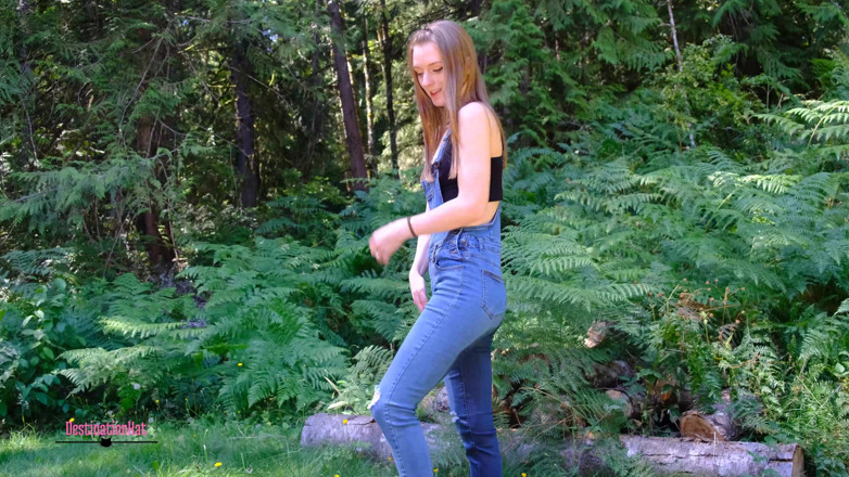 Destination Kat: Pinkeln mit overalls und masturbieren