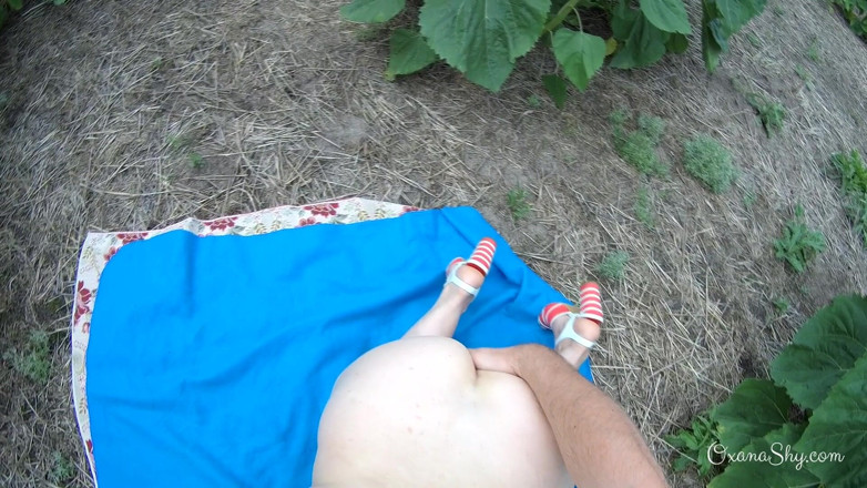 MILF Oxana: Rough fucking in sunflowers!