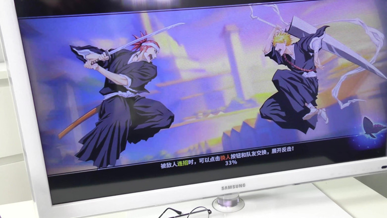Peaches and Bananas: Ragazza gamer nuda