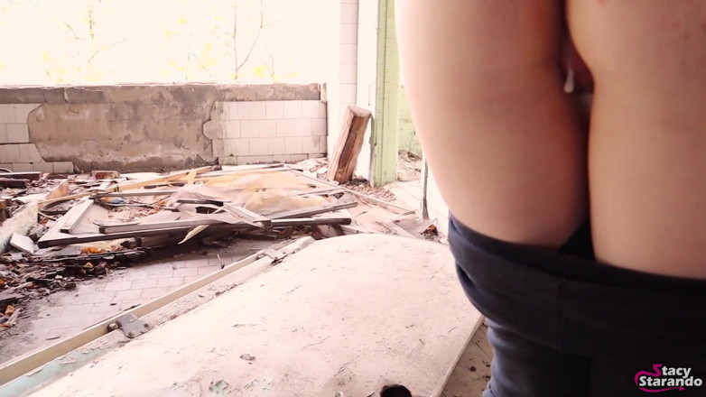 Stacy Starando: Seks hot sama gadis nakal di gedung bekas