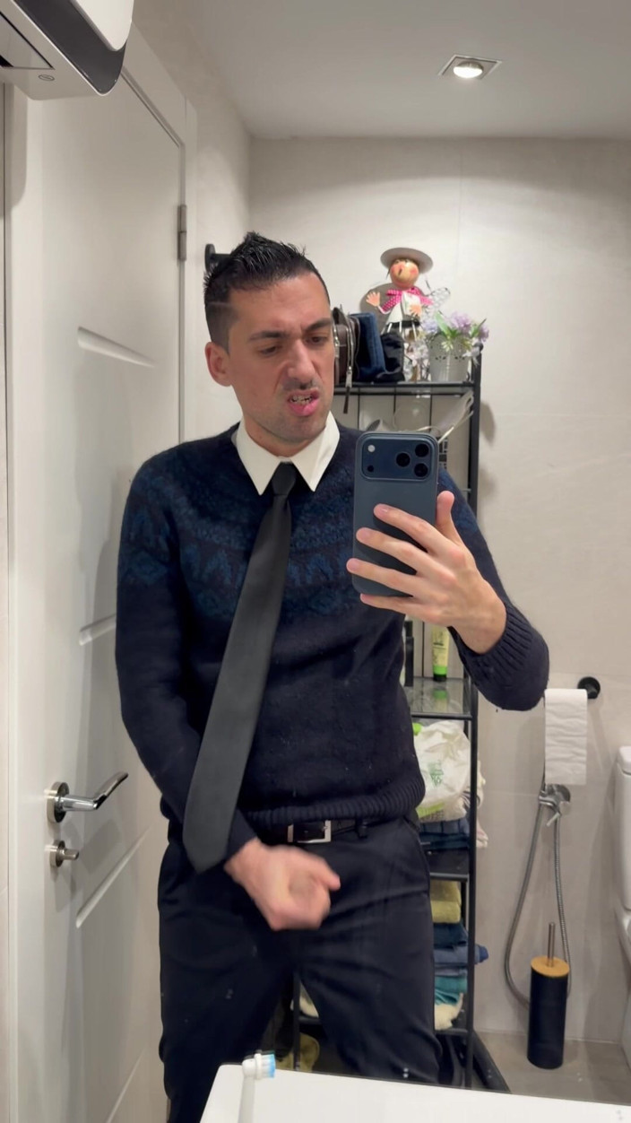 Liam Harding: Stepdaddy Showing off Big Cock and Pissing