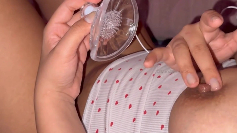 sofiasexxx: Bạn trai của tôi đã khiến tôi hứng tình và háo...