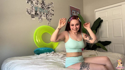 Lenna Lux: Deflování mých oblíbených nafukovacích člunů