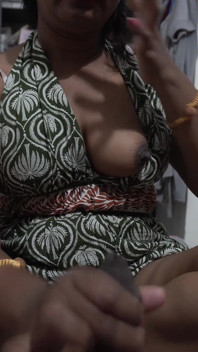 Indiancă desi sexy Kavita Bhabhi îl înșală pe soț, freacă pula pe țâțe, muie murdară, ejaculare înăuntru cu călărire