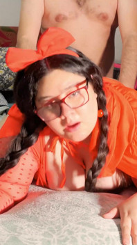 Îi cer ajutor vânătorului pentru a-mi salva mama vitregă
