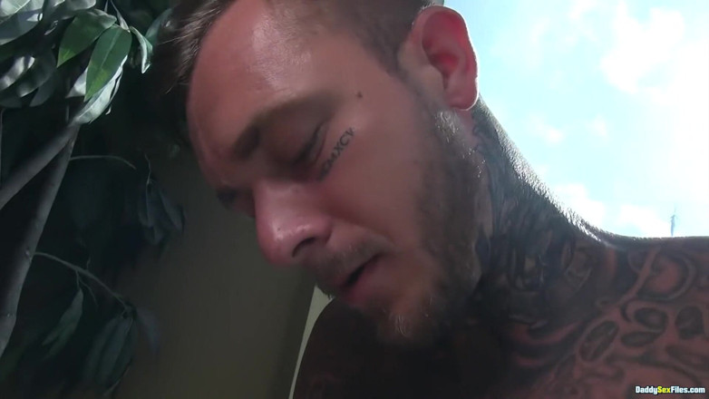 Daddy Sex Files: и наблюдение за отчимом