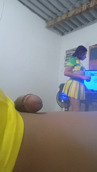 このトランス女性が全力を尽くすために戻ってきました